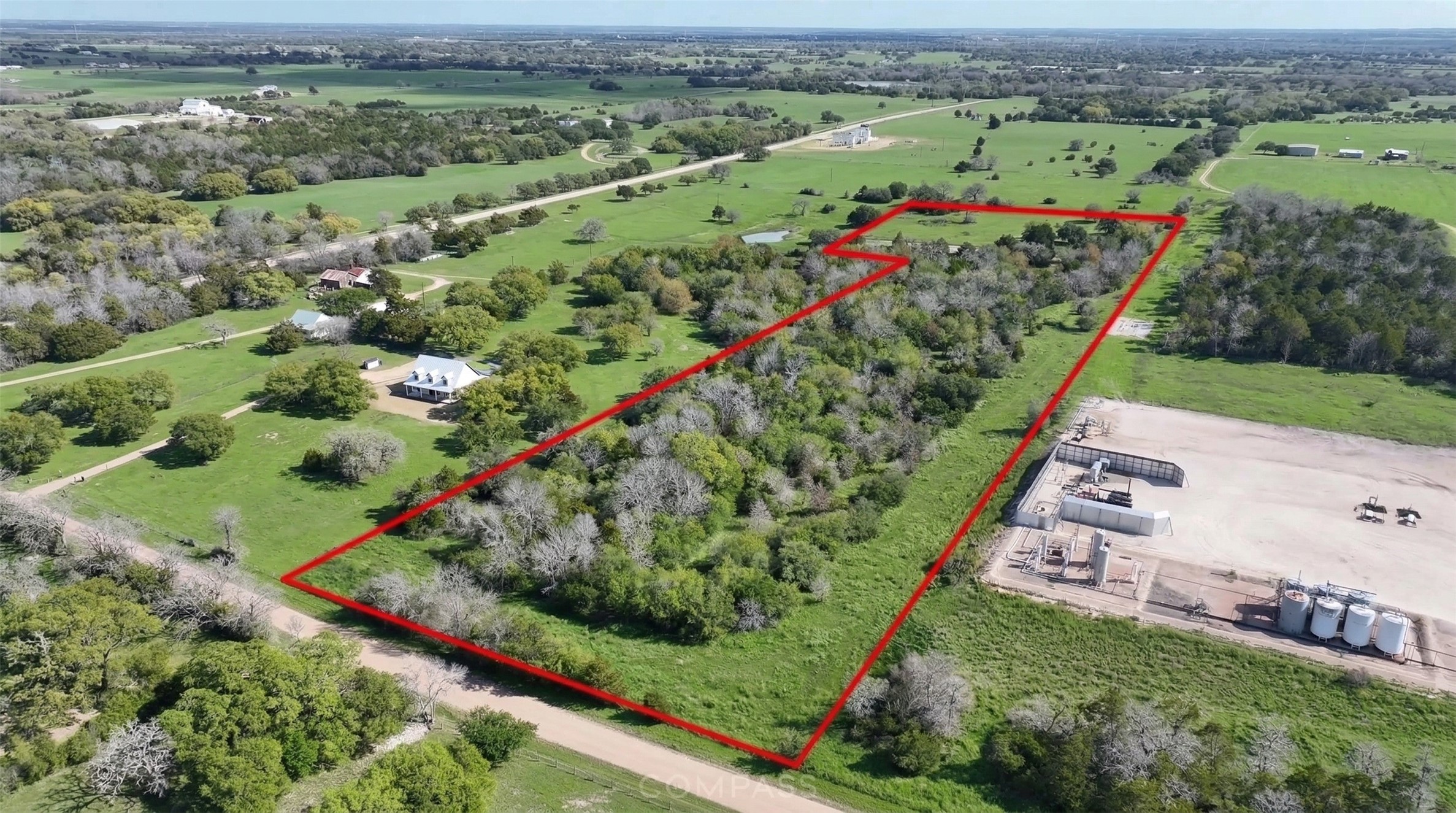 2 Round Top Farms Drive Property Photo 1