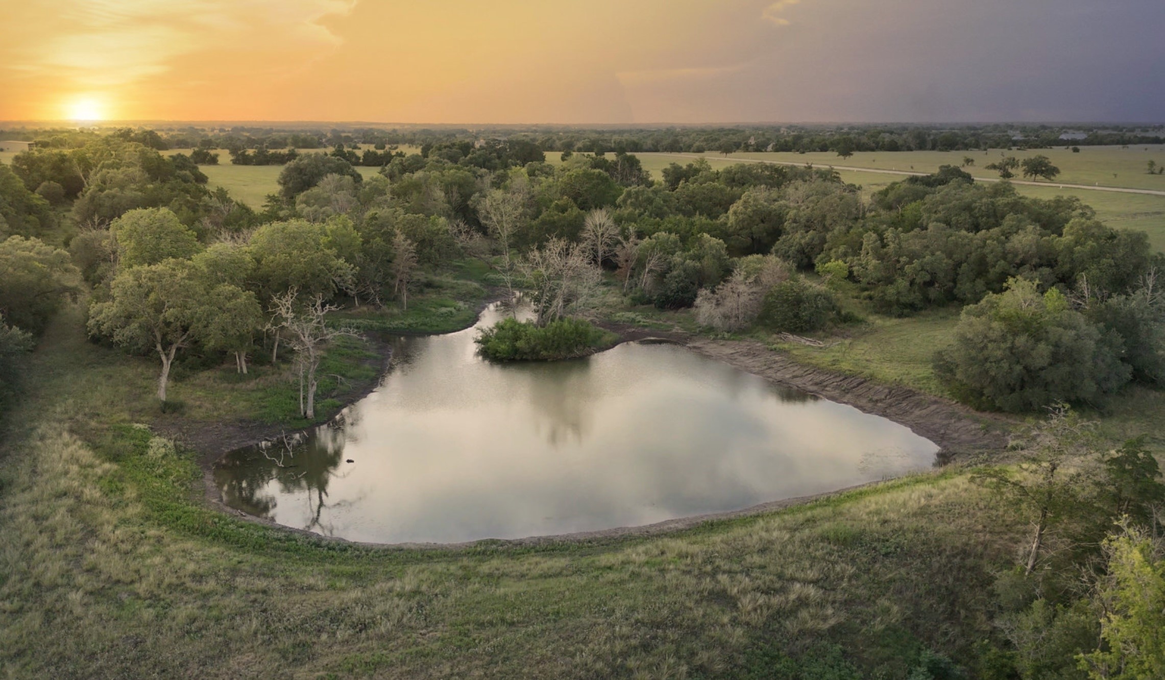 2 Round Top Farms Drive Property Photo 9