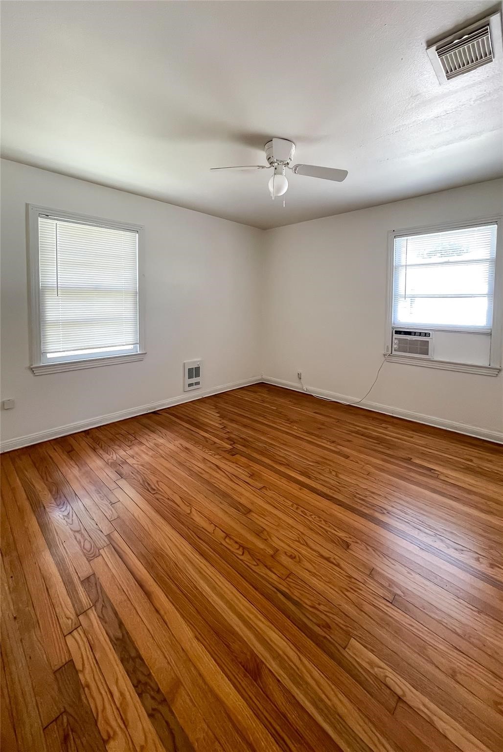 1241 Chevy Chase Drive Property Photo 3