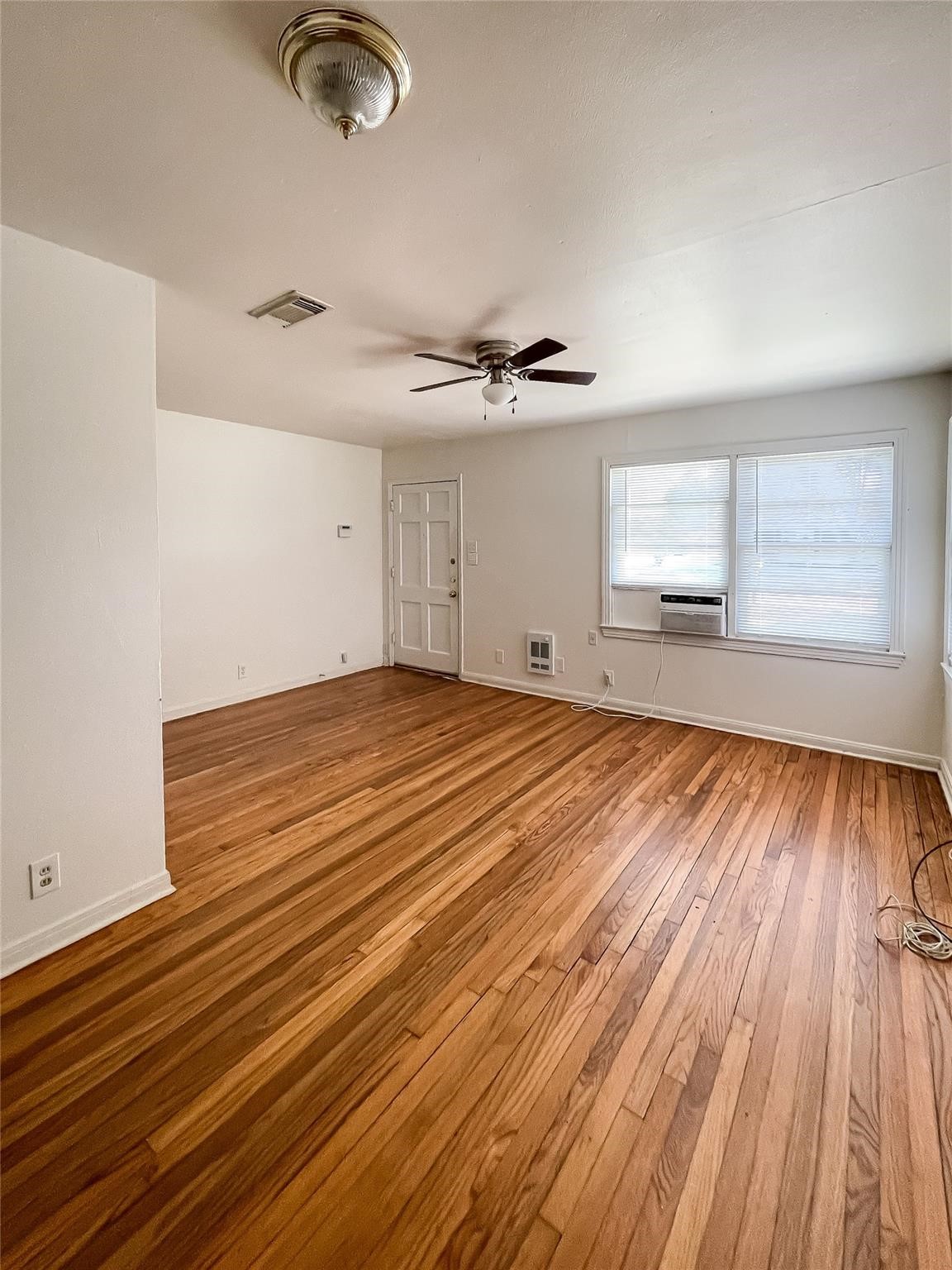1241 Chevy Chase Drive Property Photo 4