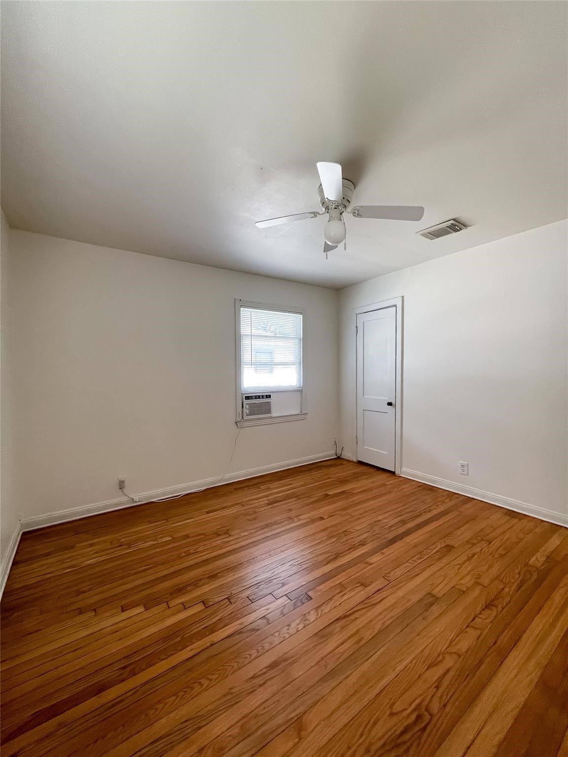 1241 Chevy Chase Drive Property Photo 6