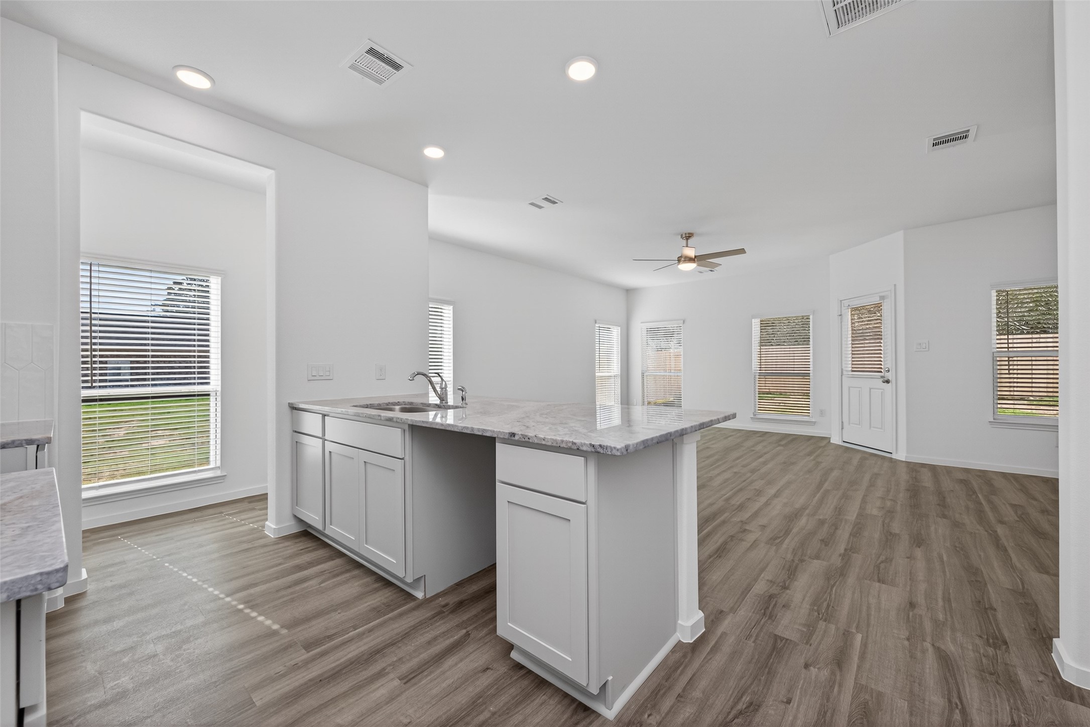 12371 Sunset Canyon Way Property Photo 4