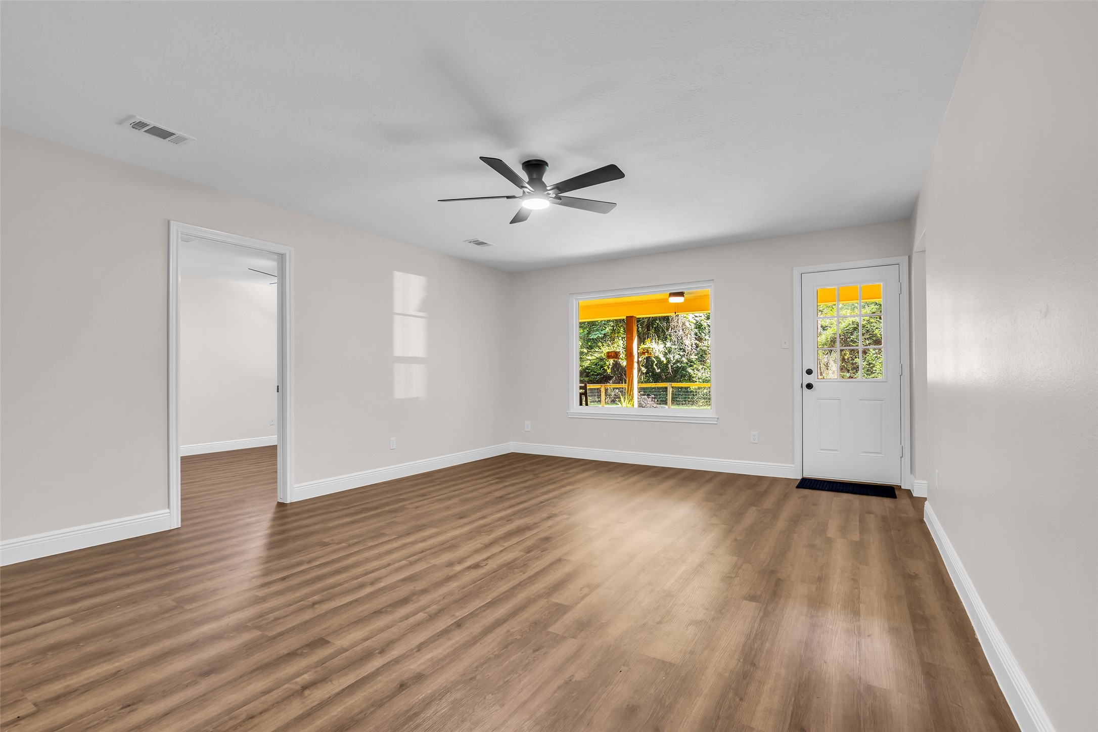 5945 Sinclair Drive Property Photo 3