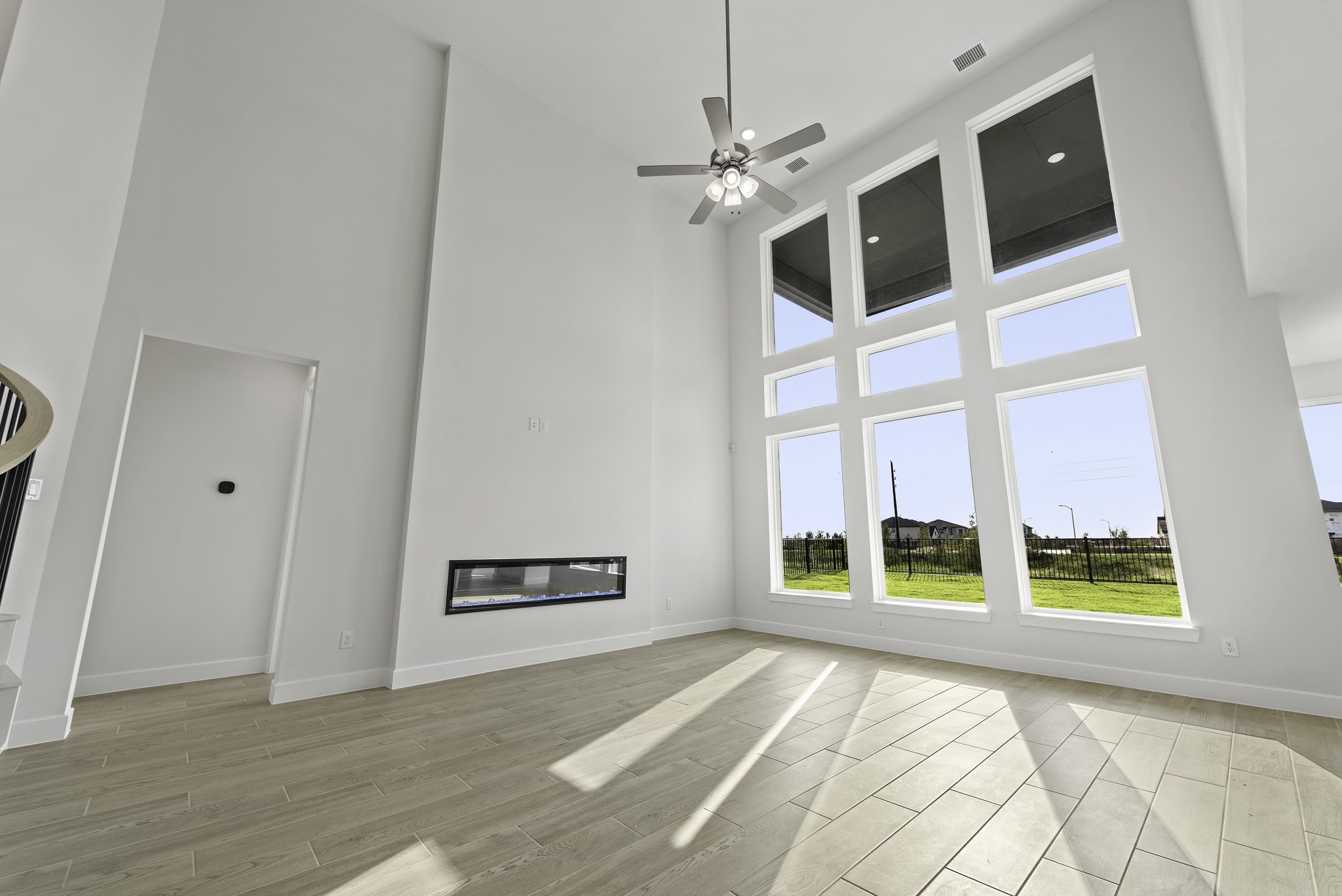 476 Sprigtail Drive Property Photo 4