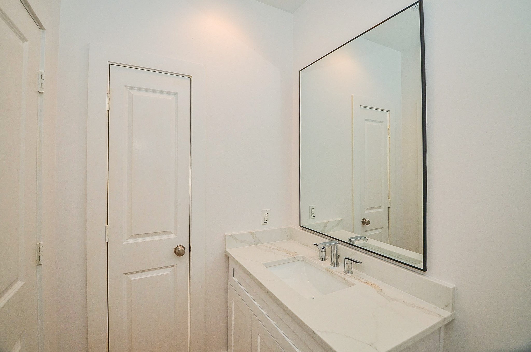 408 Parker Street Property Photo 5