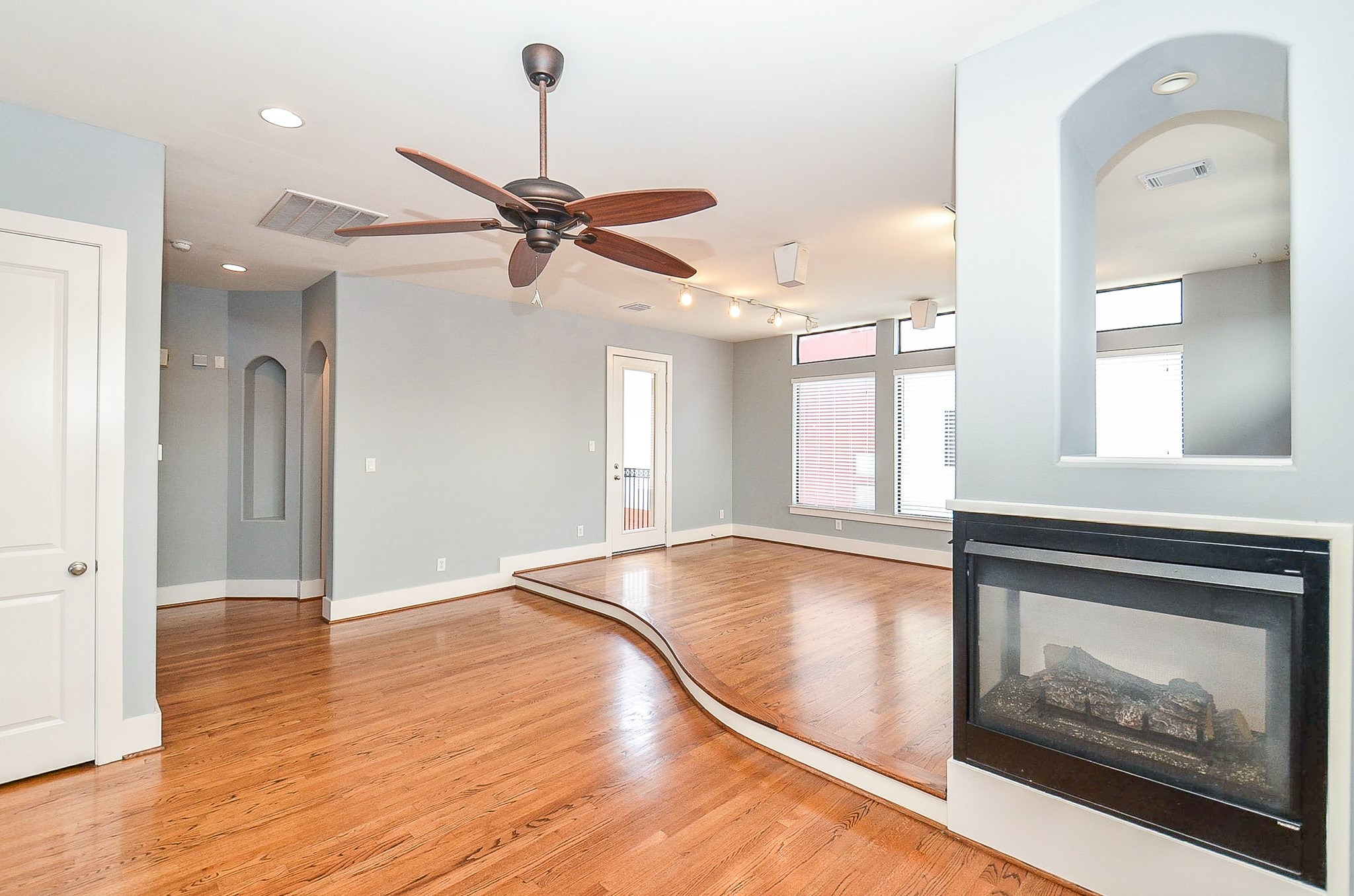 408 Parker Street Property Photo 11