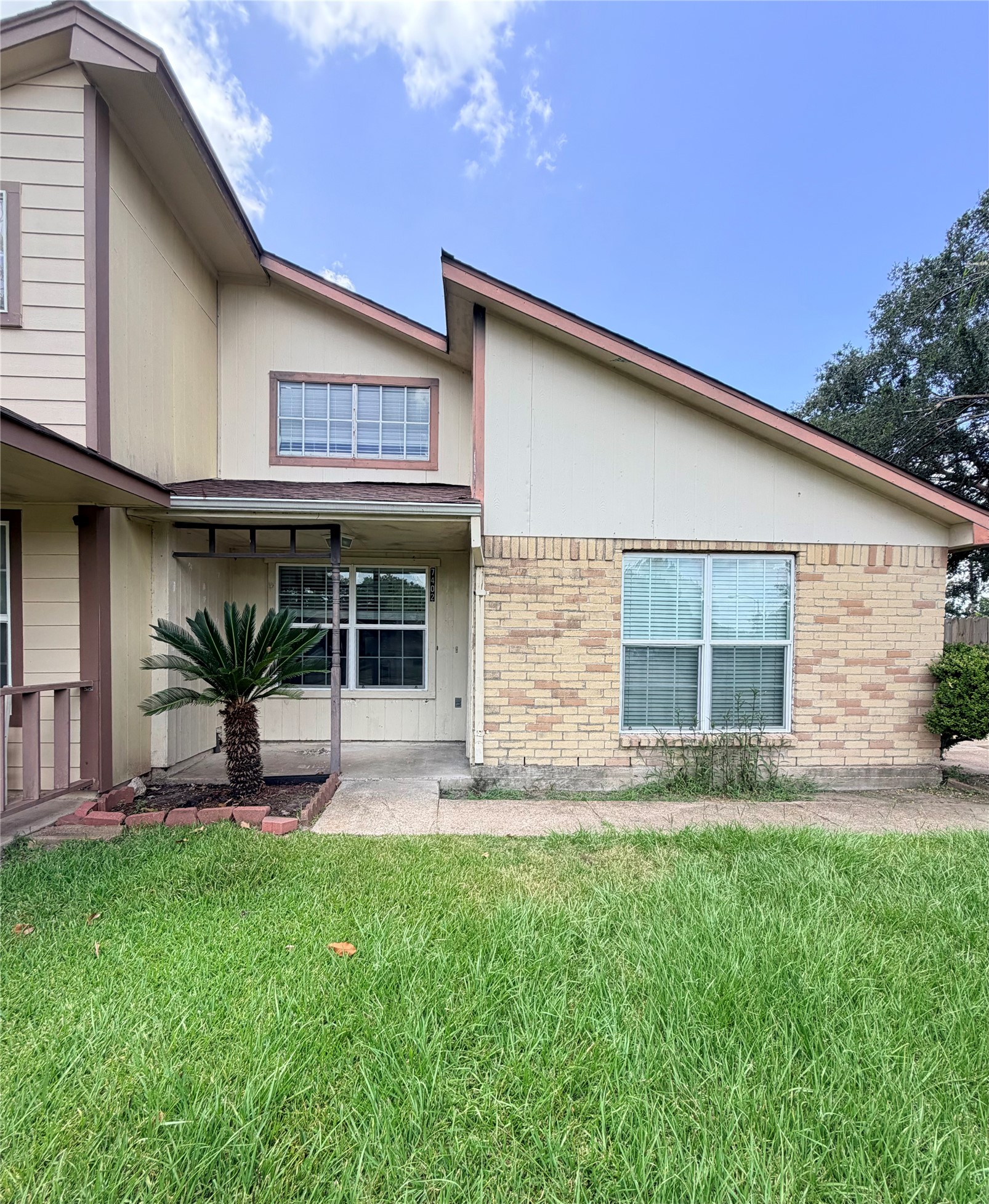 7402 Alegria Drive Property Photo 1
