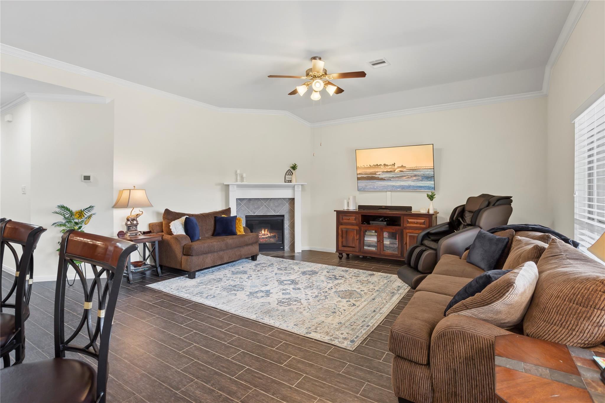 1995 Brentwood Drive, Alvin Tx 77511 Property Photo 9