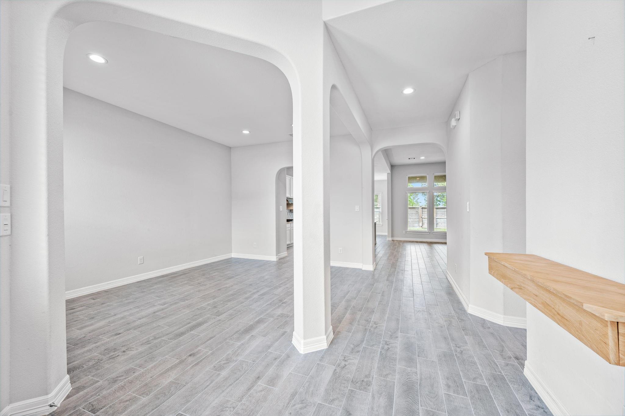 2307 Jitterbug Lane Property Photo 9