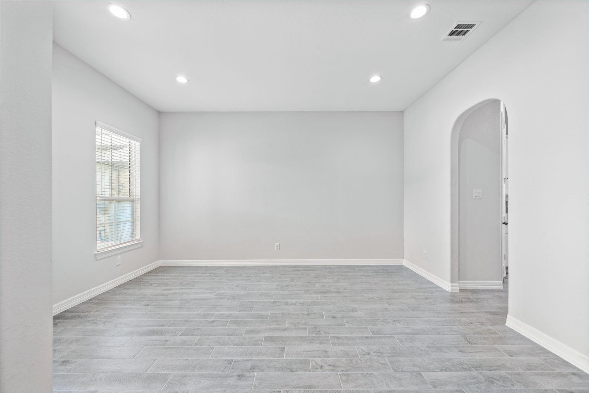 2307 Jitterbug Lane Property Photo 10