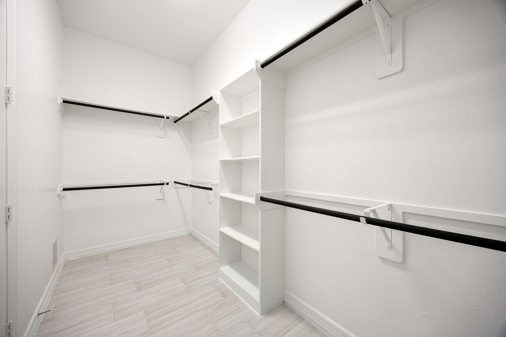 2307 Jitterbug Lane Property Photo 33