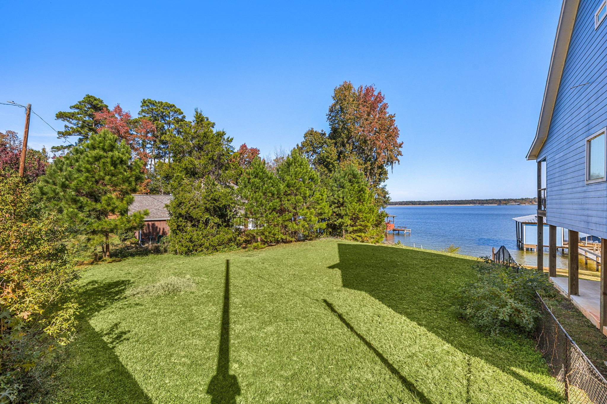 592 Lakefront Drive Property Photo 3