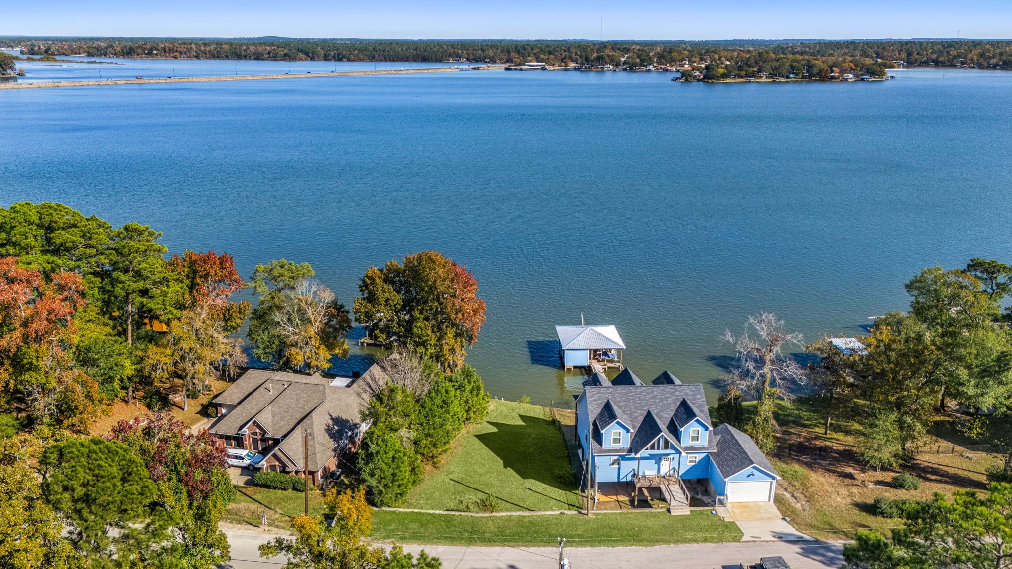 592 Lakefront Drive Property Photo 12