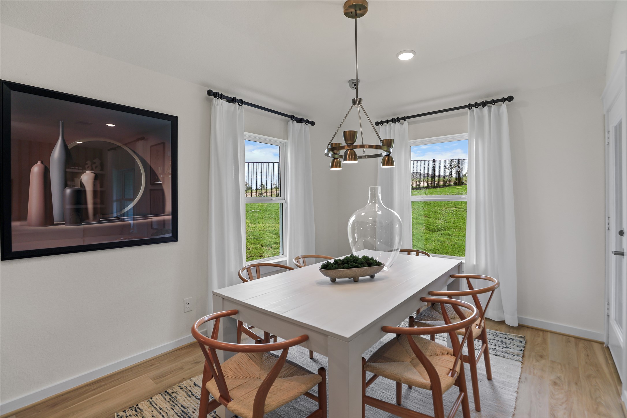 11870 Stratosphere Street Property Photo 6