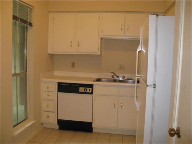 2100 Tanglewilde Street 680 Property Photo 6