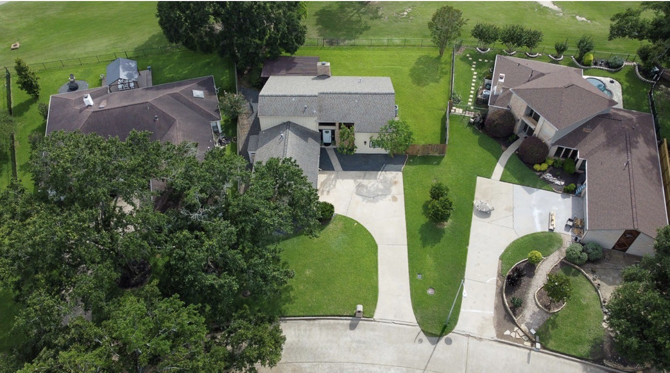 7215 Creek Crest Drive Property Photo 2