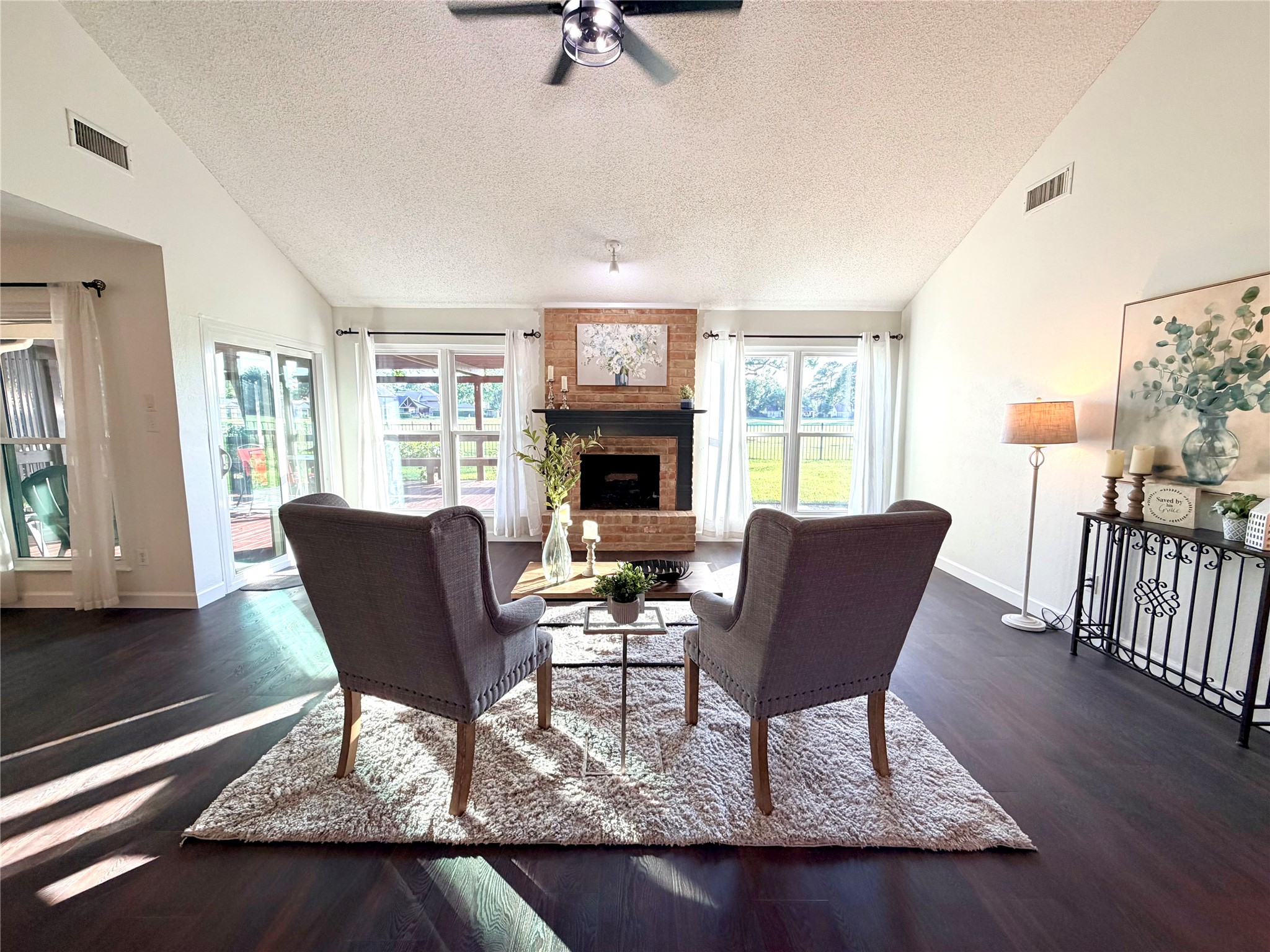 7215 Creek Crest Drive Property Photo 6
