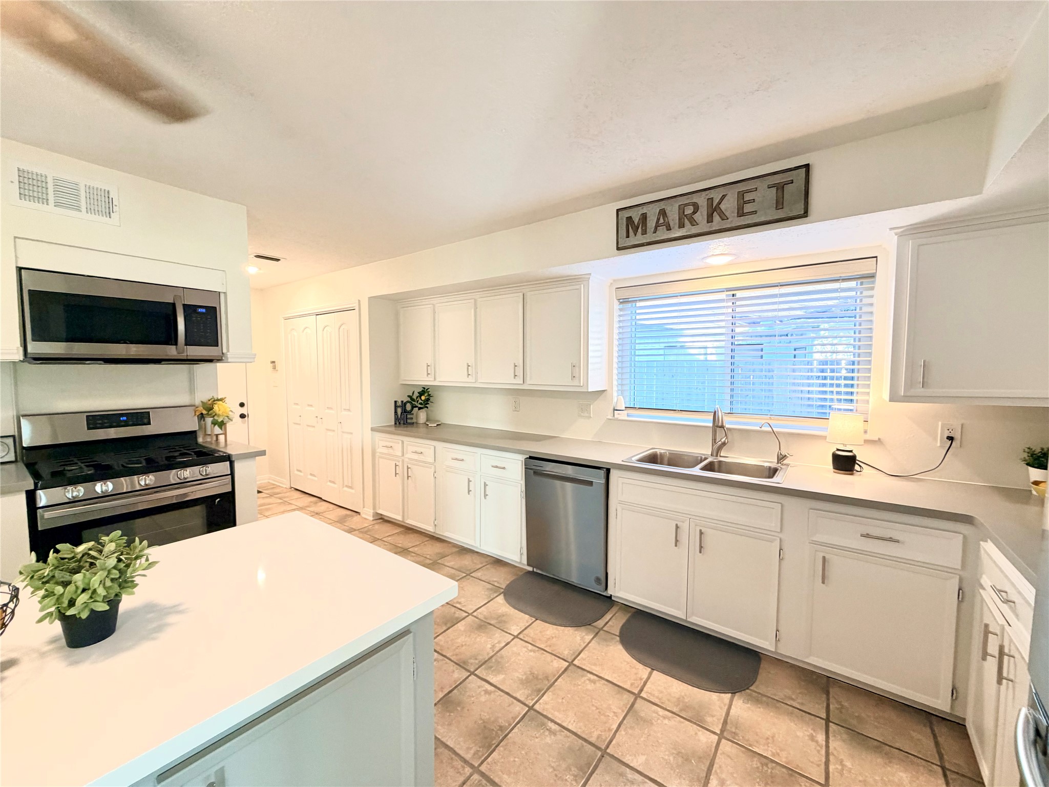7215 Creek Crest Drive Property Photo 10