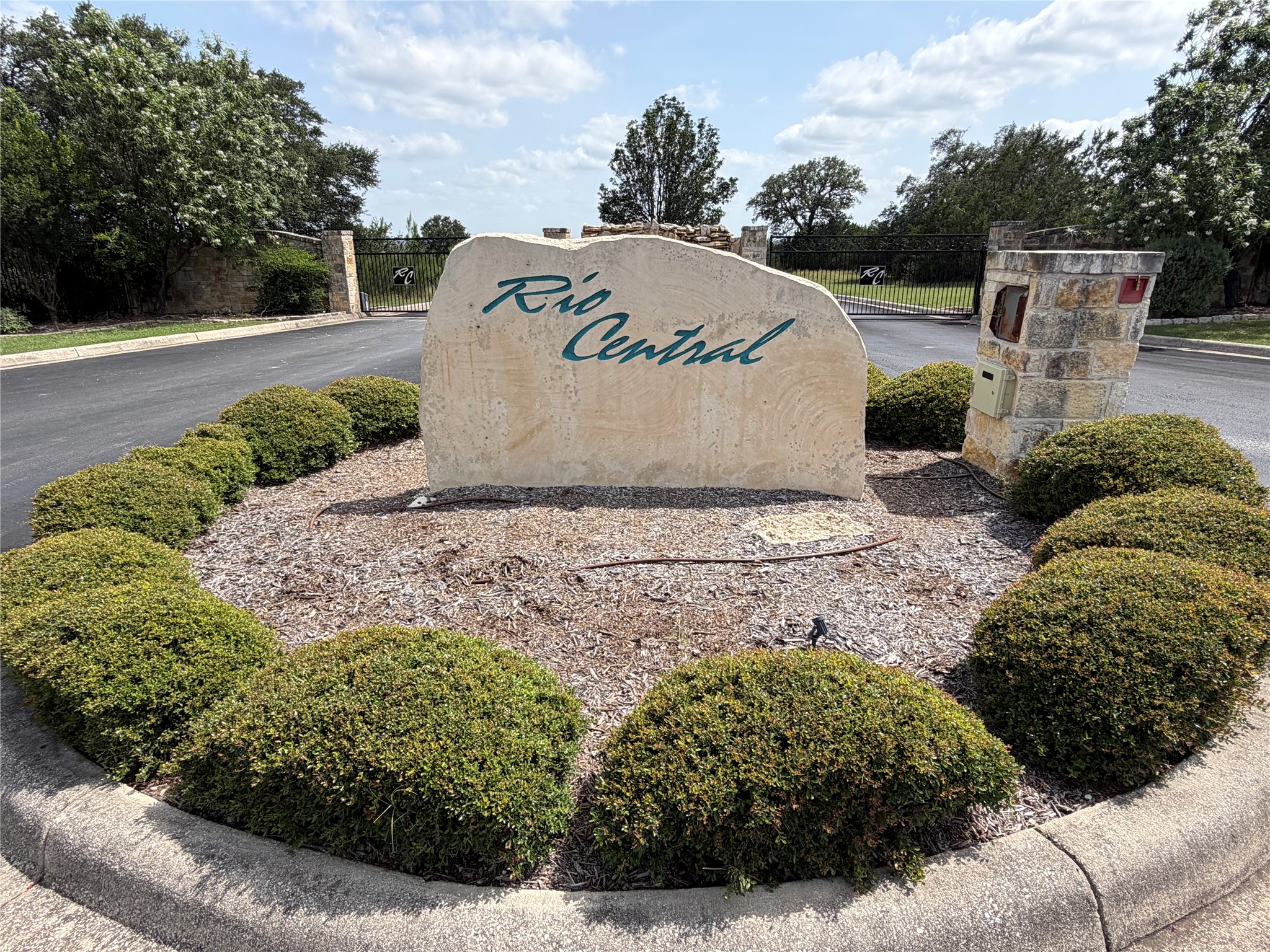 336 River Cliff Place Property Photo 1