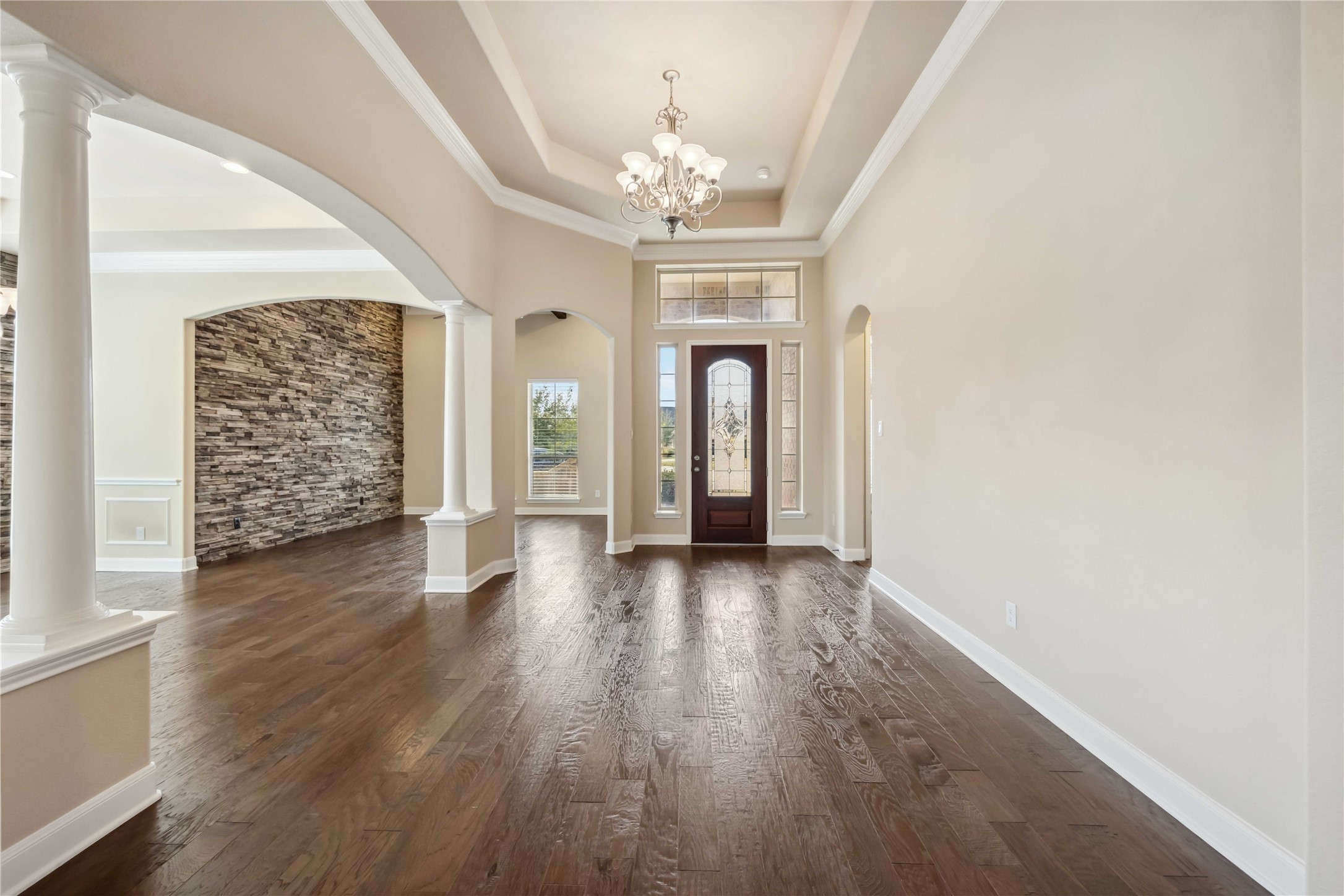 25034 Jennifer Heights Court Property Photo 3