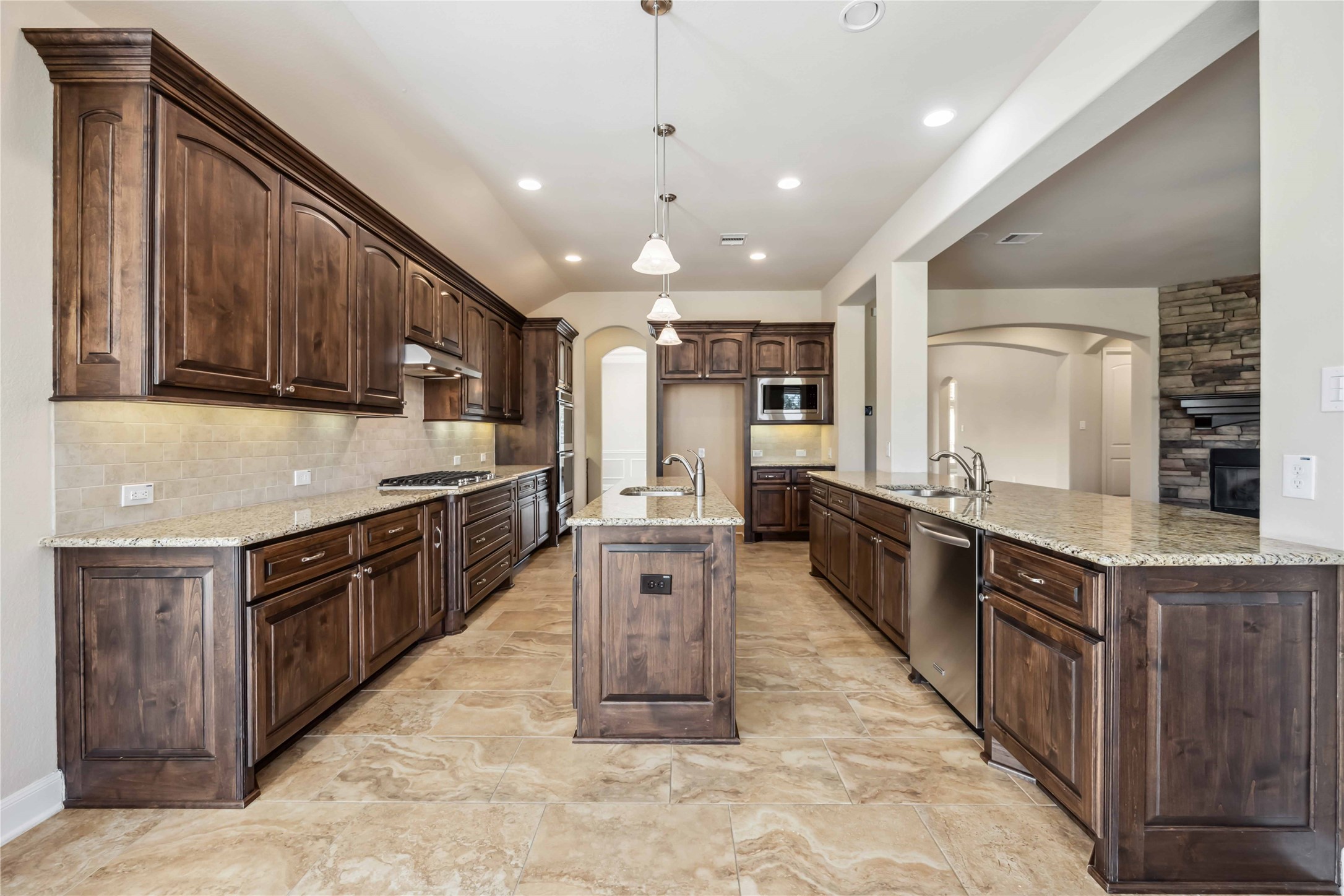 25034 Jennifer Heights Court Property Photo 12