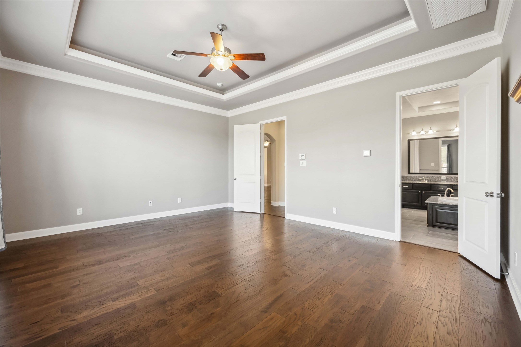 25034 Jennifer Heights Court Property Photo 17