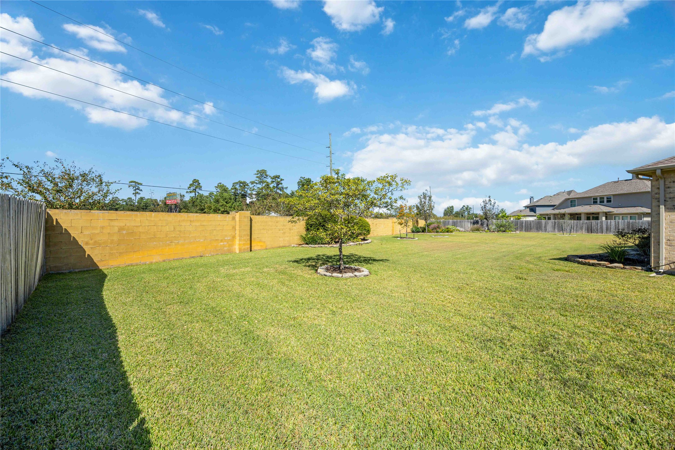 25034 Jennifer Heights Court Property Photo 36
