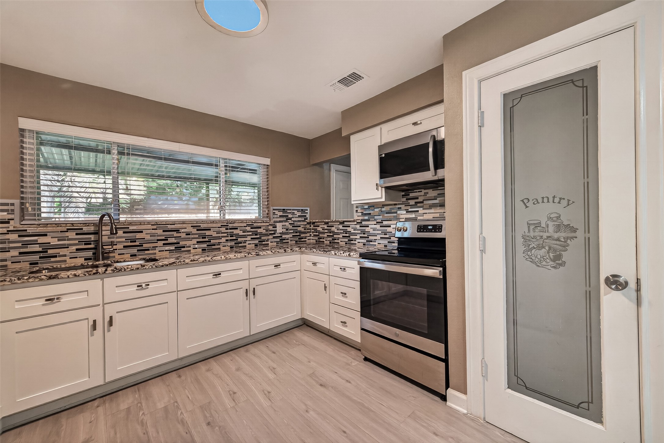 7338 Cornwall Bridge Lane Property Photo 15