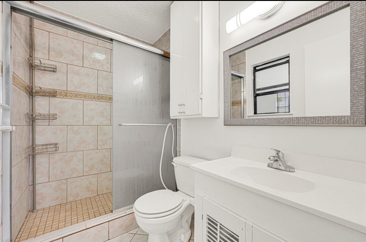 9208 Carousel Lane Property Photo 6