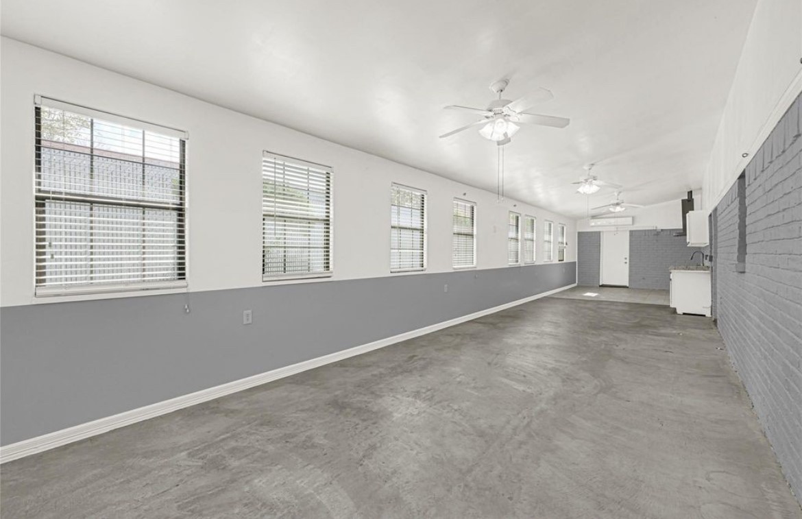 9208 Carousel Lane Property Photo 7