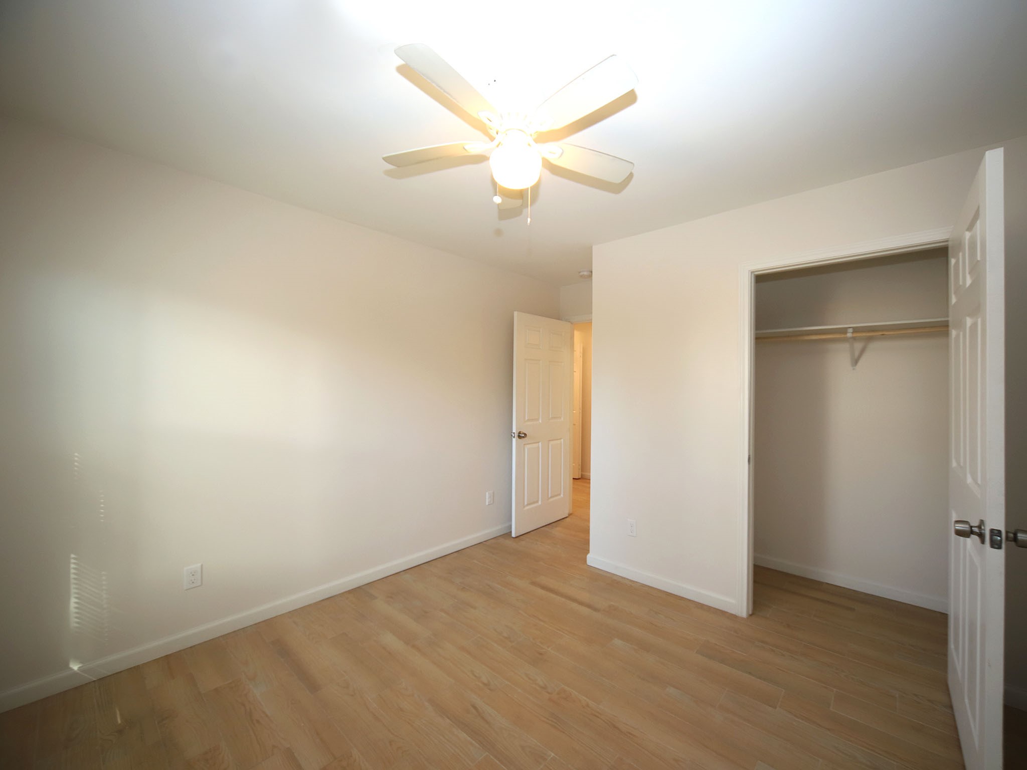 6709 Greenhurst Street B Property Photo 4