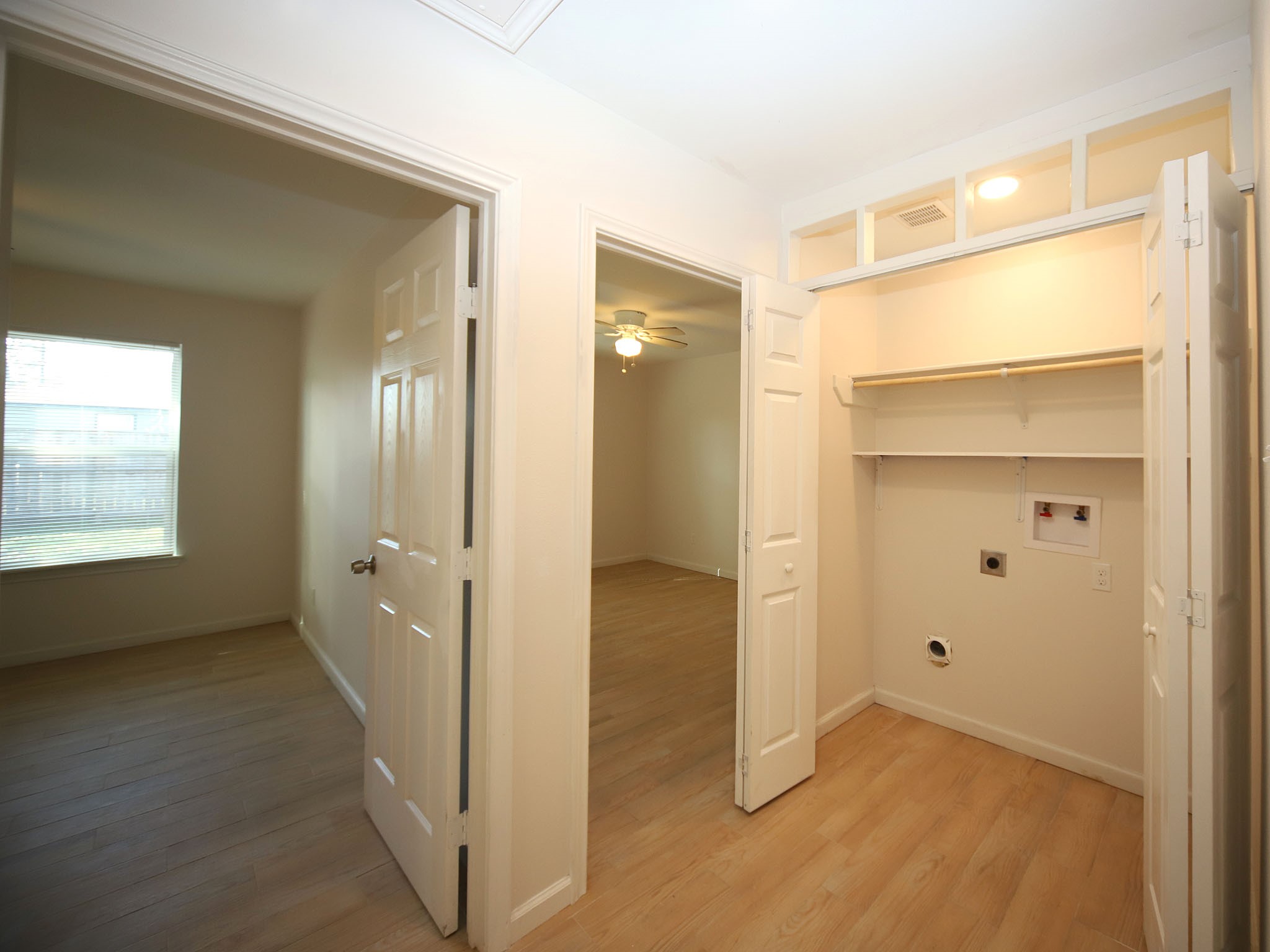 6709 Greenhurst Street B Property Photo 5