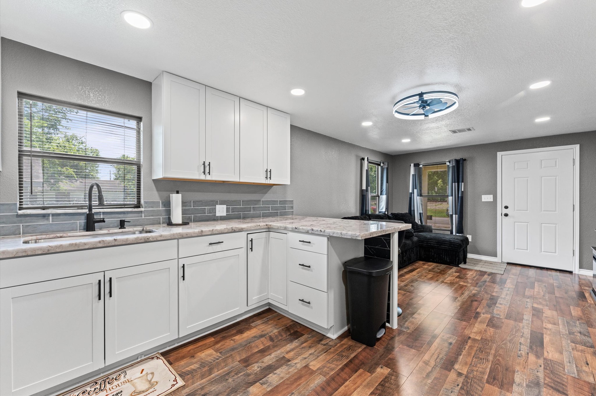 1219 Walnut Avenue Property Photo 6