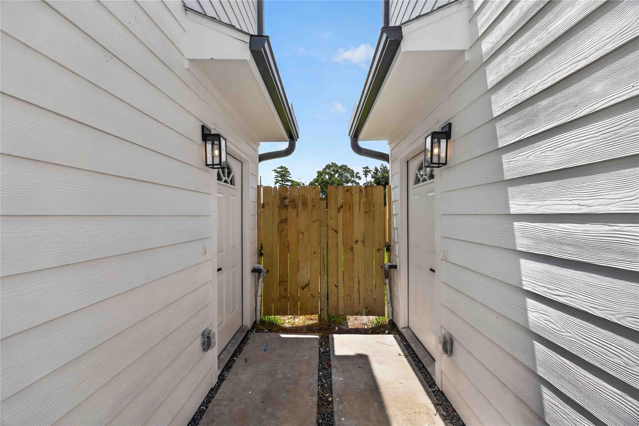 8210 Sterlingshire Street, Houston Tx 77078 Property Photo 28