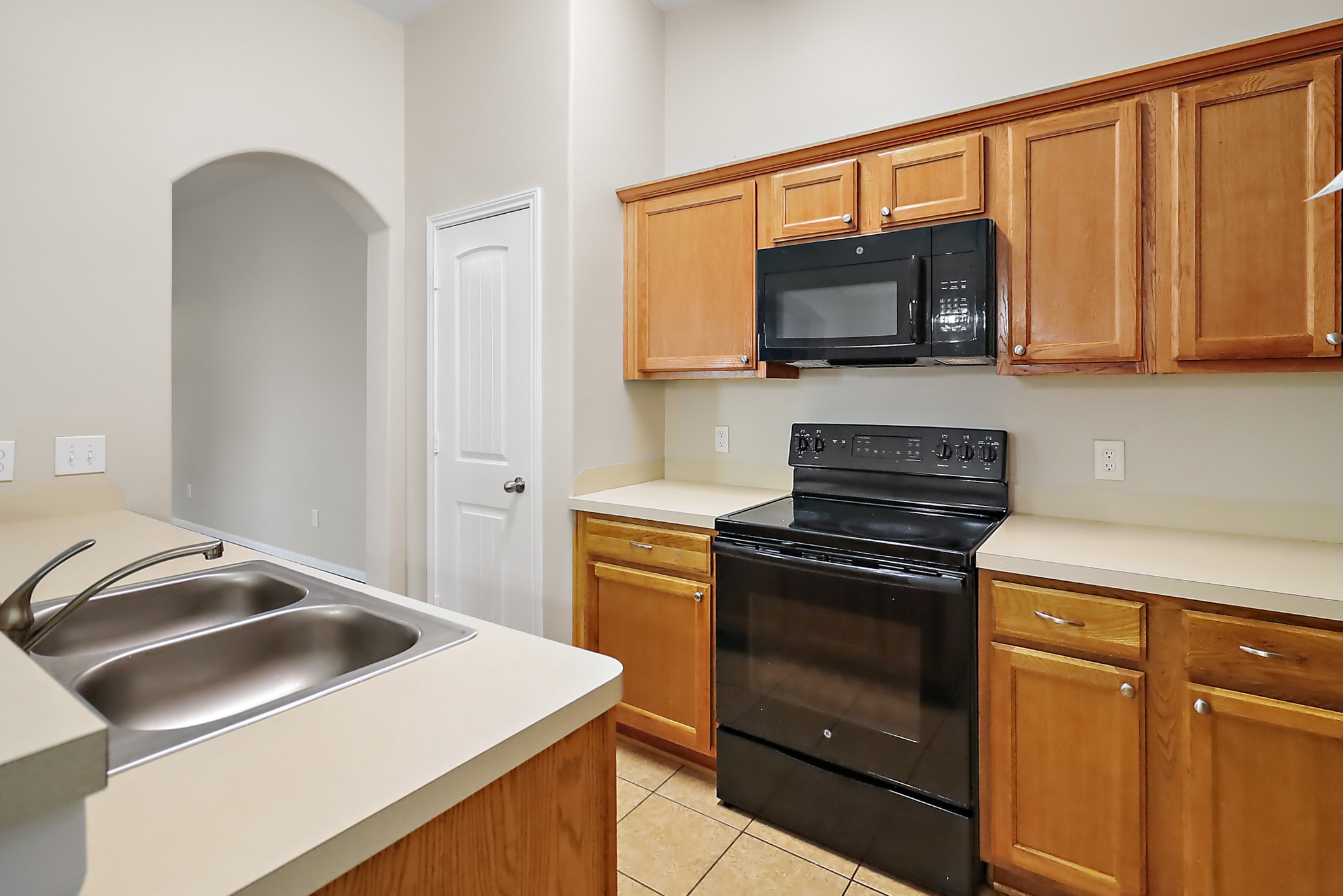 17123 Broken Back Drive Property Photo 8
