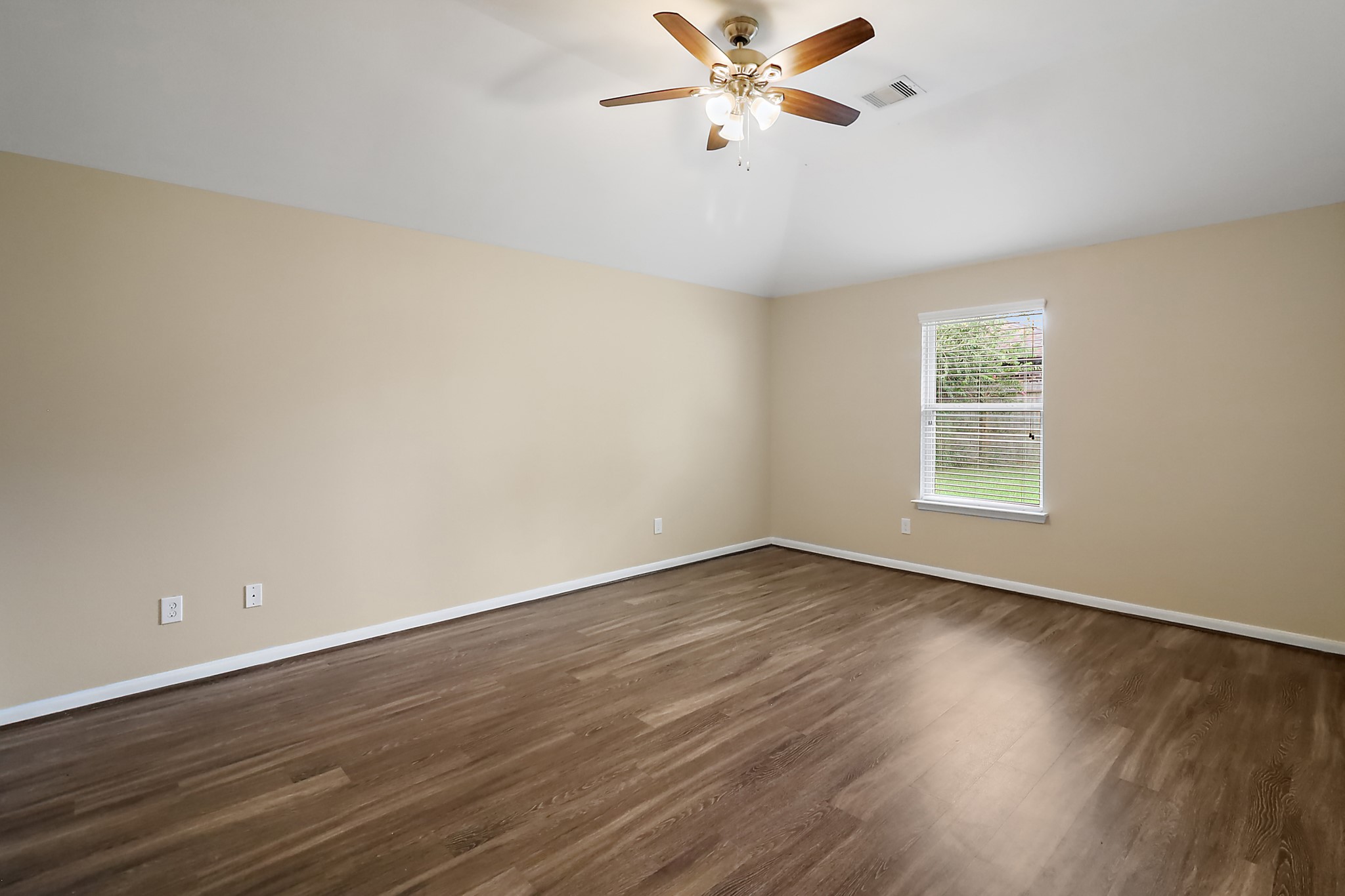 17123 Broken Back Drive Property Photo 10