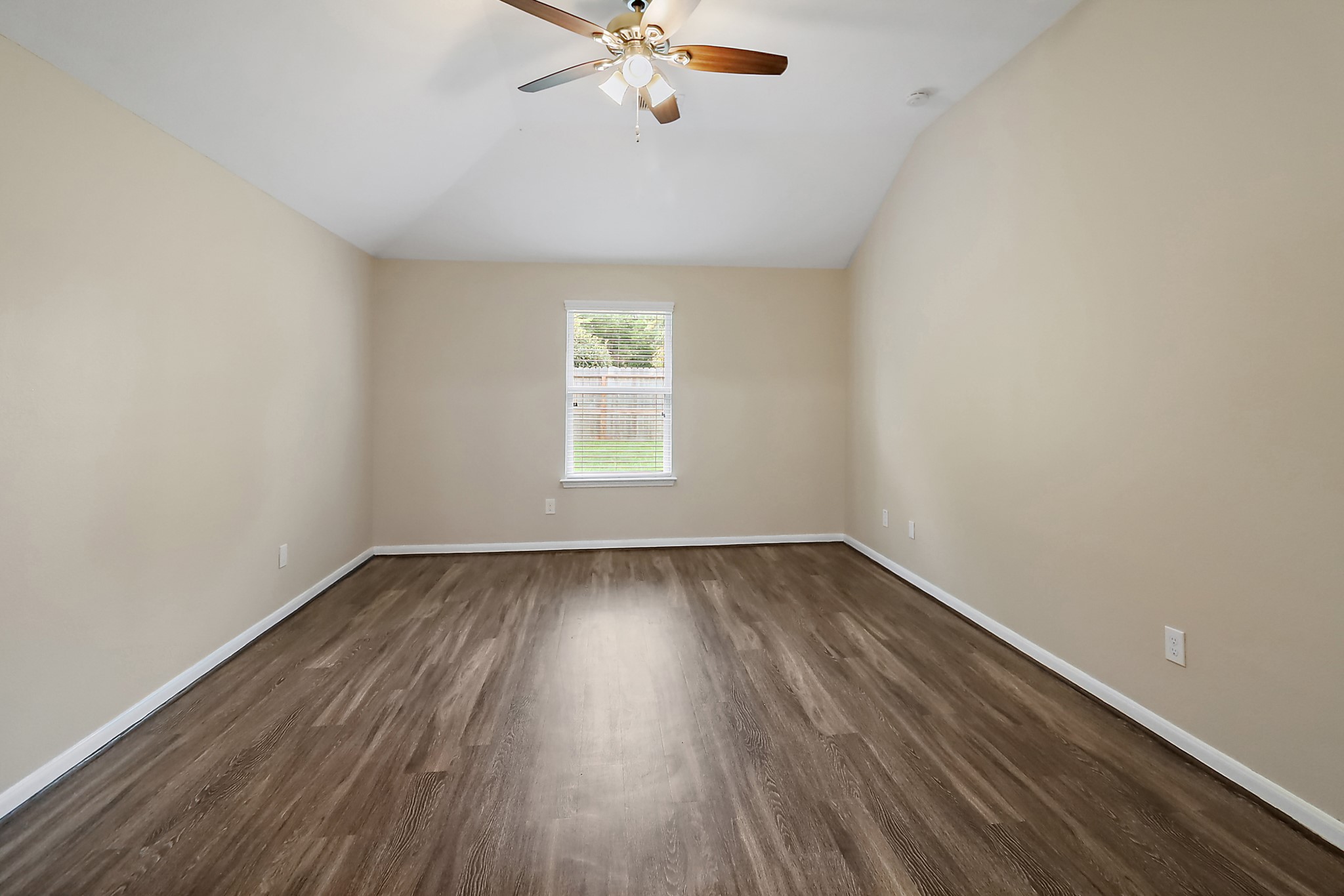 17123 Broken Back Drive Property Photo 11