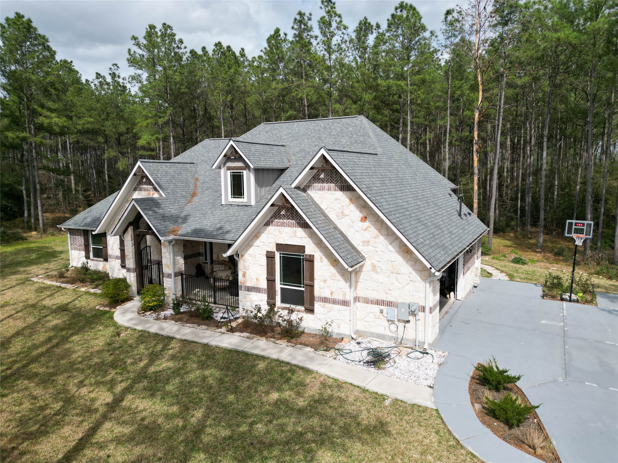 15516 Forest Grove Drive Property Photo 1