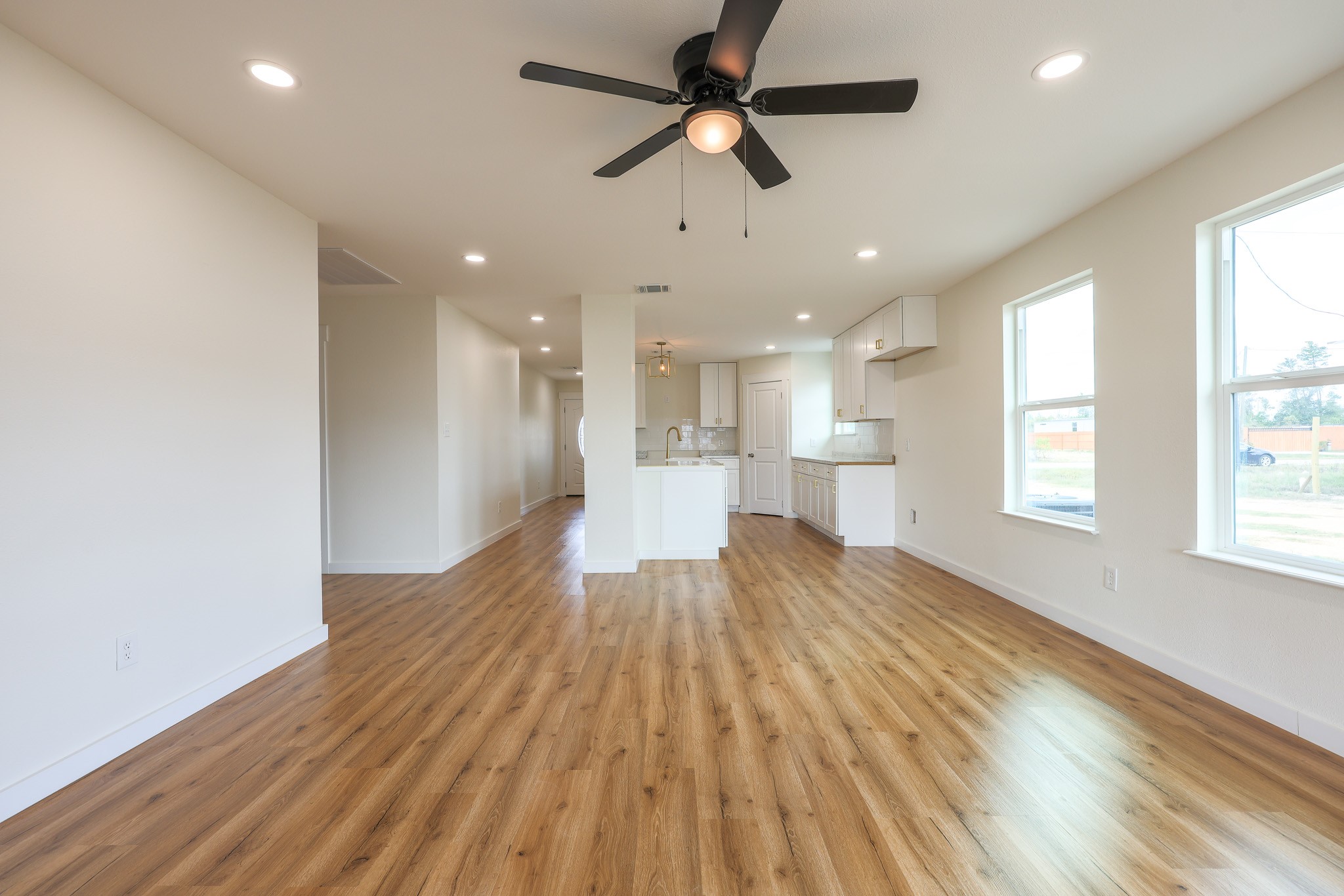 228 5914-10 Property Photo 15