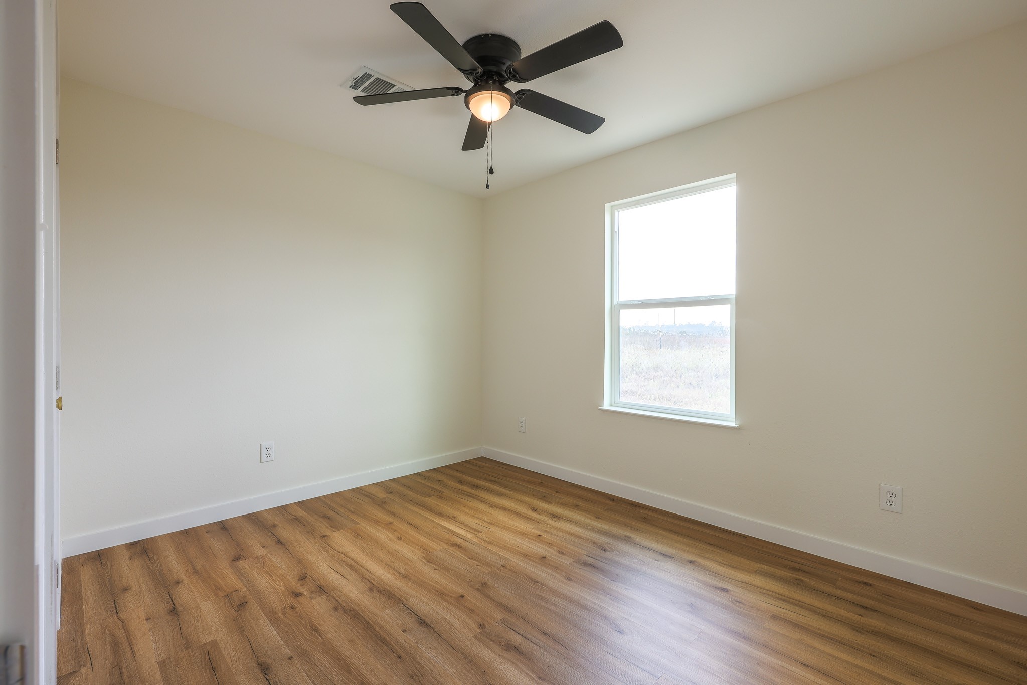 228 5914-10 Property Photo 20