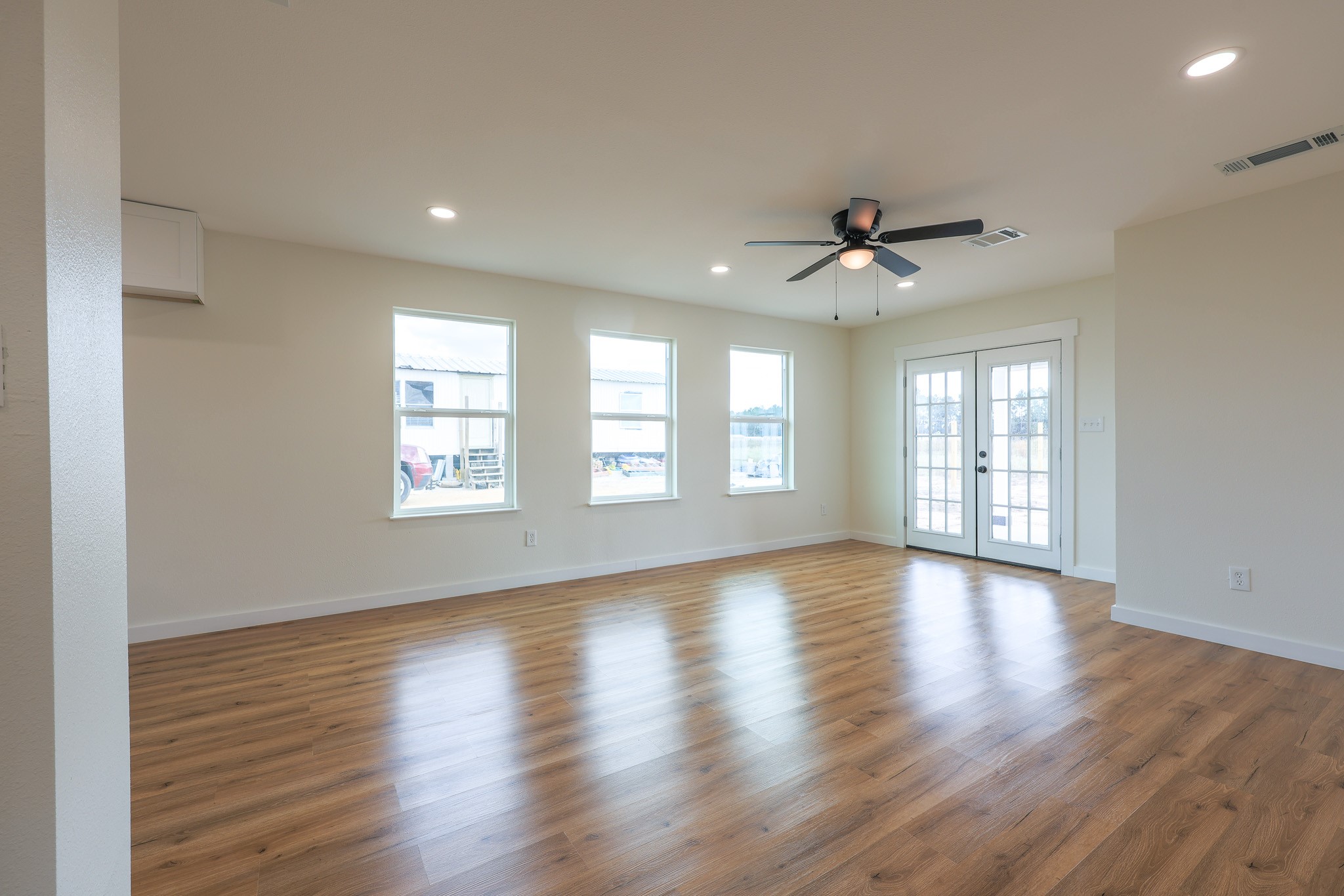 228 5914-10 Property Photo 22