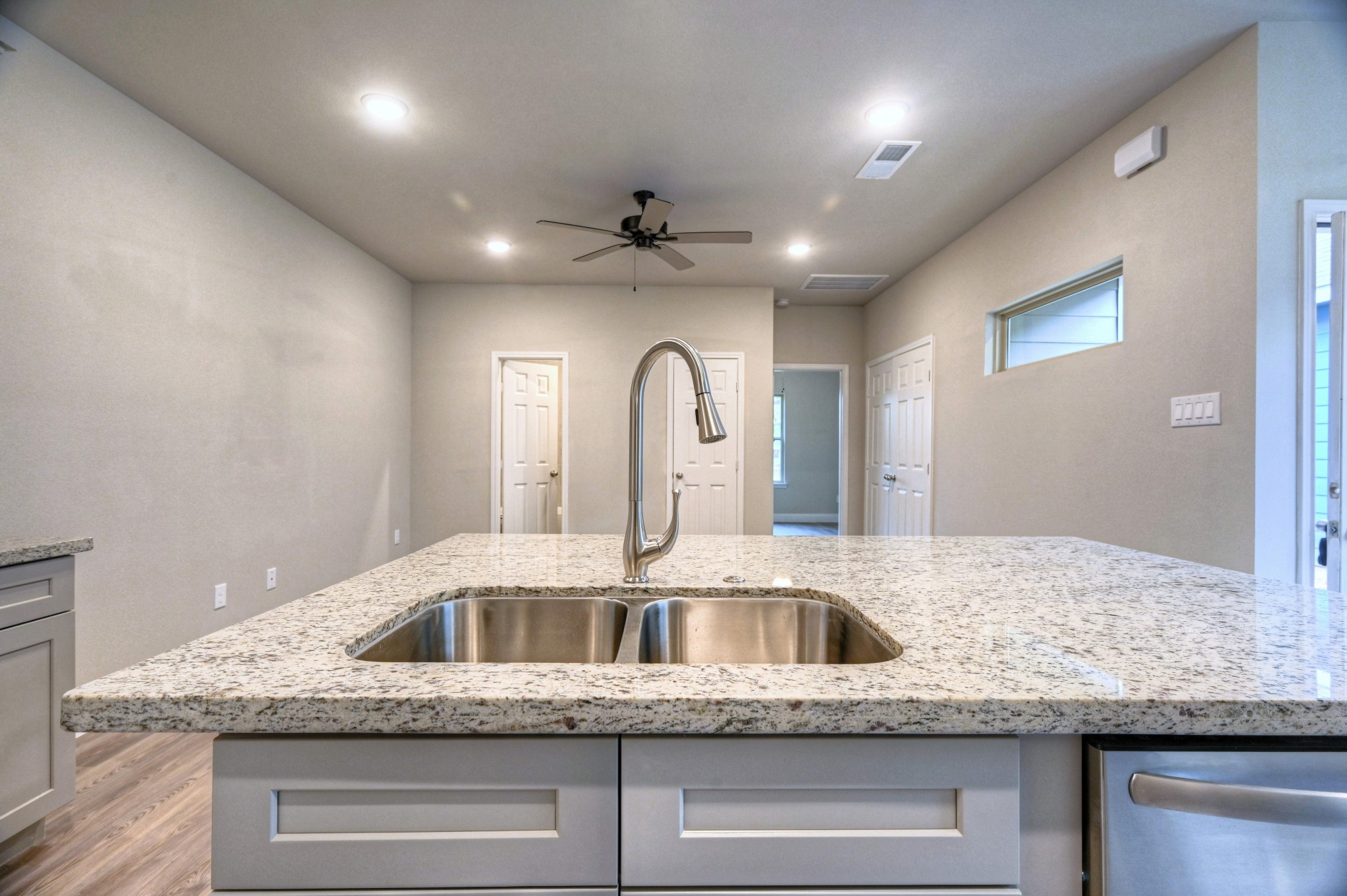 9175 Inwood Property Photo 8