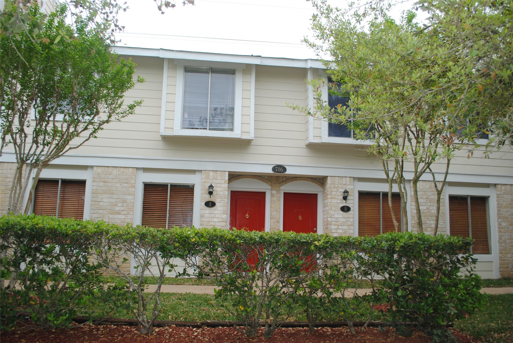 716 Memorial Mews Street 4 Property Photo 1