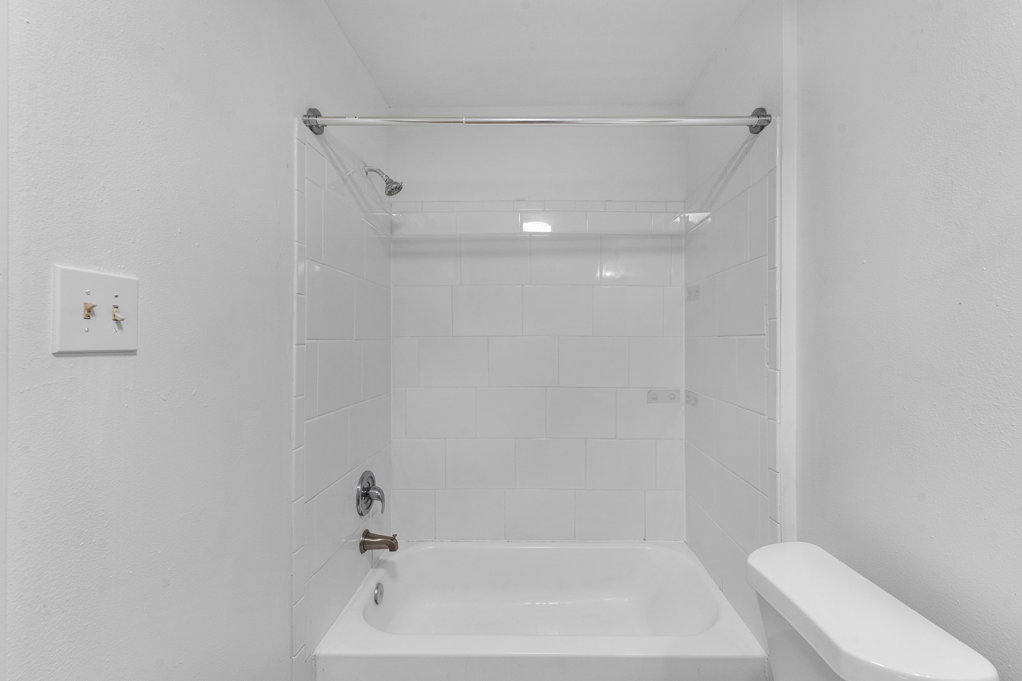 9410 Rosehaven Drive Property Photo 6