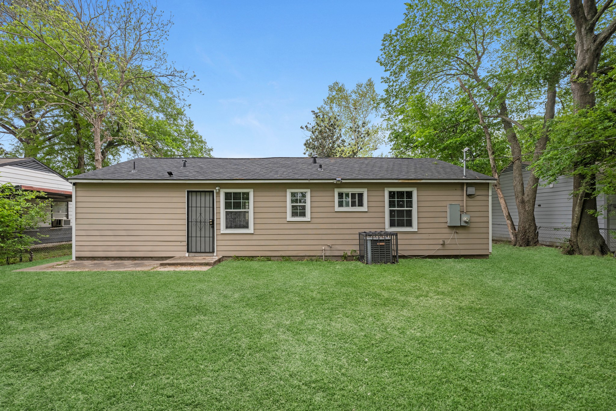 9410 Rosehaven Drive Property Photo 8