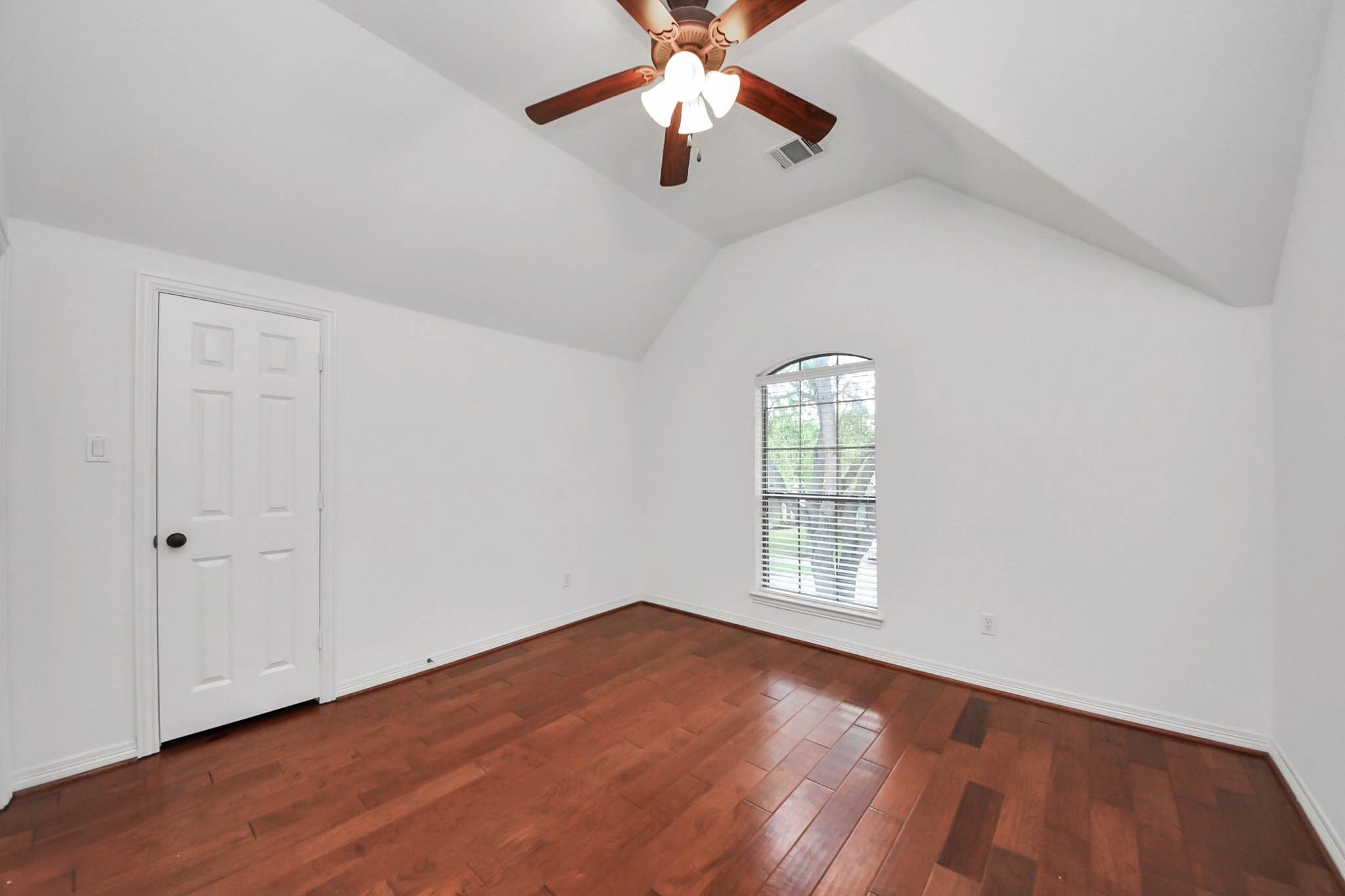 1807 Ravenel Lane Property Photo 20
