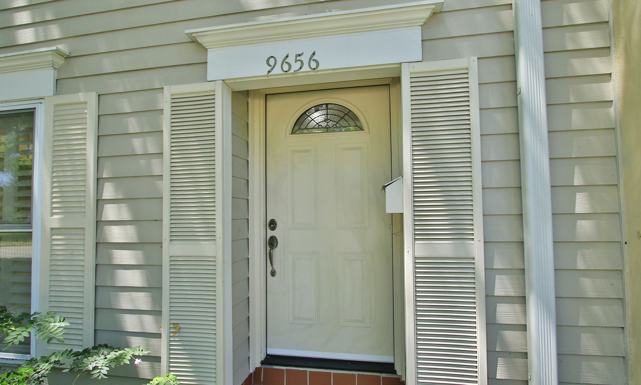 9656 Westview Drive 8 Property Photo 5