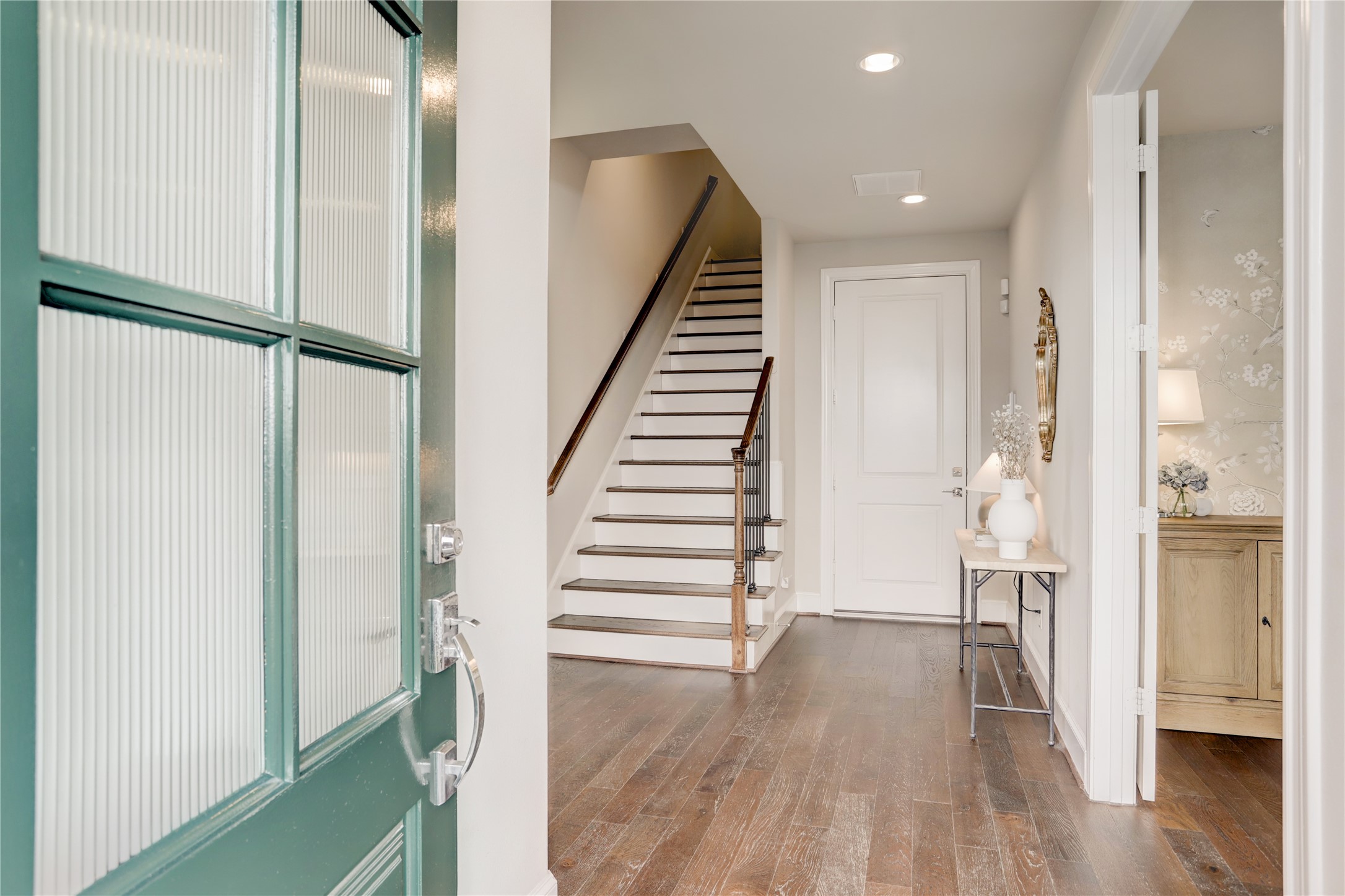 620 Delano Street Property Photo 4