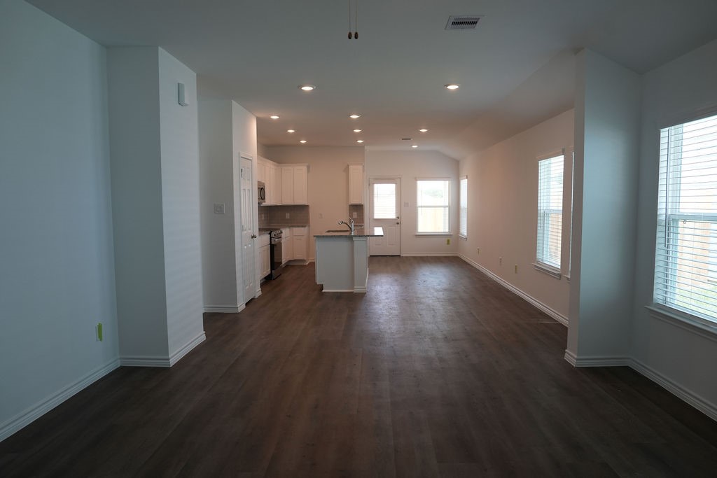 821 Stoney Point Lane Property Photo 3