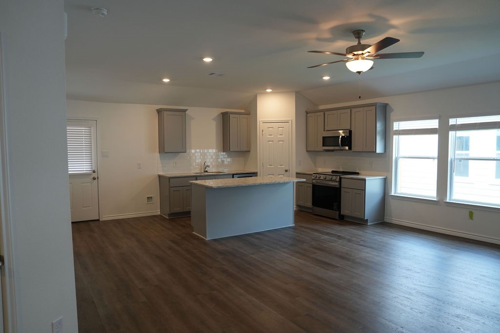 821 Stoney Point Lane Property Photo 20